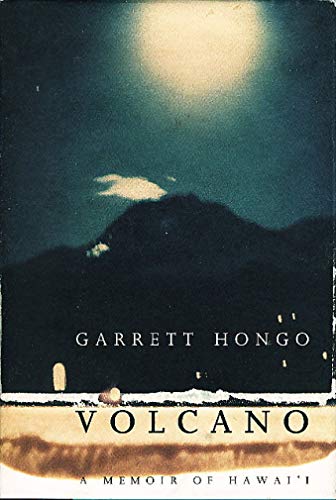 cover image Volcano: A Memoir of Hawai'i