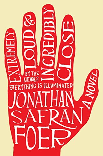 cover image EXTREMELY LOUD AND INCREDIBLY CLOSE