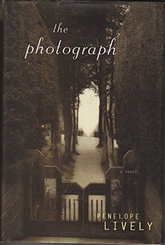 cover image THE PHOTOGRAPH