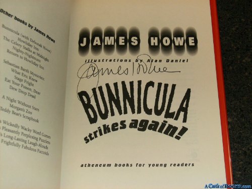 cover image Bunnicula Strikes Again!